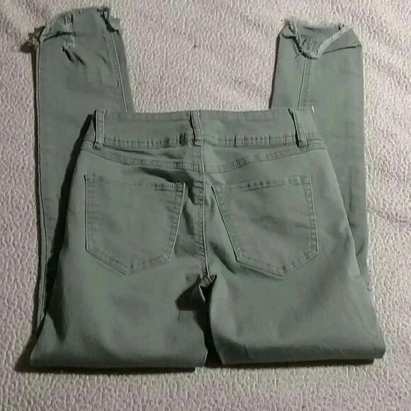 Refuge size 2 distressed jeans with cuff to bottom and gold button - Picture 3 of 7